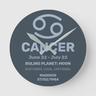Reloj Redondo Mediano Nombre personalizado / Texto Cáncer de Rótulo Zodi
