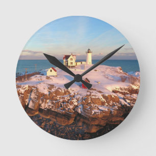 Reloj Redondo Mediano Nubble Light Aerial Snowy Maine Lighthouse