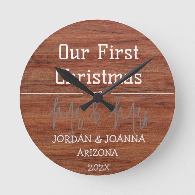 Reloj Redondo Mediano Nuestra primera Navidad, Sr. y Sra. Newlywoed (Anverso)