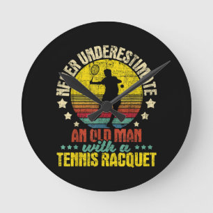 Reloj Redondo Mediano Nunca Subestimes A Un Viejo Hombre - Tennis Racket