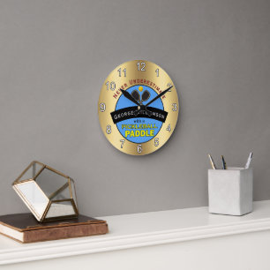 Reloj Redondo Mediano Nunca Subestimes nombre con una paleta de Pickleba