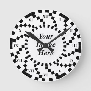 Reloj Redondo Mediano Ola espiral numérica romana por Kenneth Yoncich