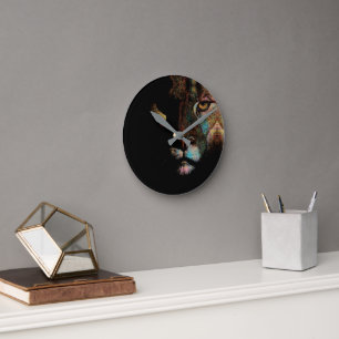 Reloj Redondo Mediano Oscuridad radiante - Leona de elegancia temerosa