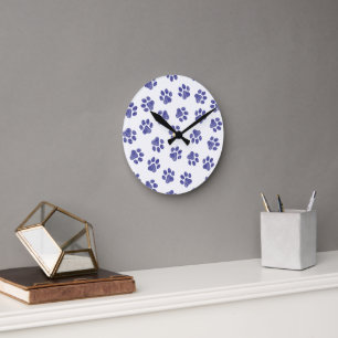 Reloj Redondo Mediano Pasta de perro, patas de perro, patas azules de la