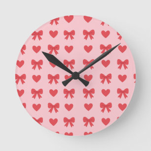 Reloj Redondo Mediano Patrón de Corazones y Lazos Rosados Dulces