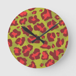 Reloj Redondo Mediano Patrón de huella animal leopardo en rojo, verde ol