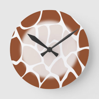 Reloj Redondo Mediano Patrón de impresión de jirafas marrones.