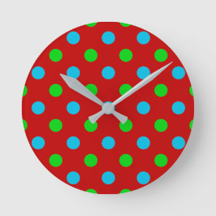 Reloj Redondo Mediano Patrón de lunares azules y verdes sobre rojo