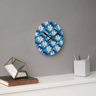 Reloj Redondo Mediano Patrón de Narciso Blanco