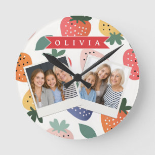 Reloj Redondo Mediano Patrón Personalizado de Fresa Colorido de Verano