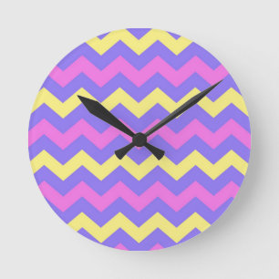 Reloj Redondo Mediano Patrulla Zigzag (geel, paars en roze)