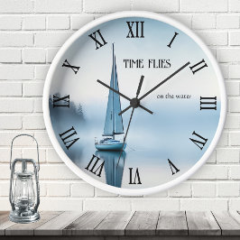 Reloj Redondo Mediano Paz Náutica en barco de vela