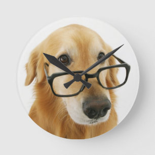 Reloj Redondo Mediano Perro con corbata y gafas sentado en la silla