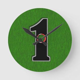 Reloj Redondo Mediano Personaliza este Lucky Golfer Hole en un solo dise