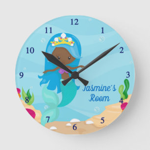 Reloj Redondo Mediano Personalizado Chica de Mermaid Beach afroamericana