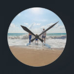 Reloj Redondo Mediano Personalizado de doble cara personalizada<br><div class="desc">Reloj redondo personalizado de doble cara personalizado</div>