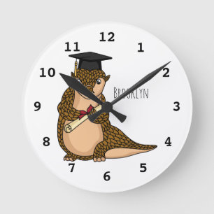 Reloj Redondo Mediano Personalizado de graduación de pangolin lindo