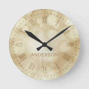 Reloj Redondo Mediano Personalizado Nombre Familia Beige Bokeh Luces Ele