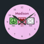 Reloj Redondo Mediano Personalizado Rosa de la Batalla de Amor por la Pa<br><div class="desc">Una señal de paz,  corazón y bastones giratorios. Reloj personalizado de Peace Love Twirl.</div>