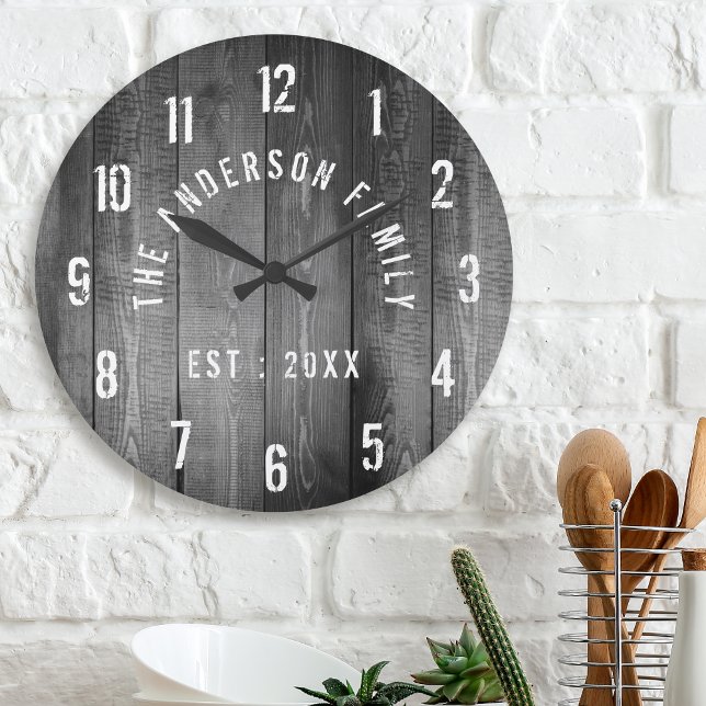 Reloj Redondo Mediano Personalizado Rústico de la Madera Familia Nombre  (Subido por el creador)