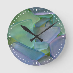 Reloj Redondo Mediano Pila de vidrio de playa azul, Alaska