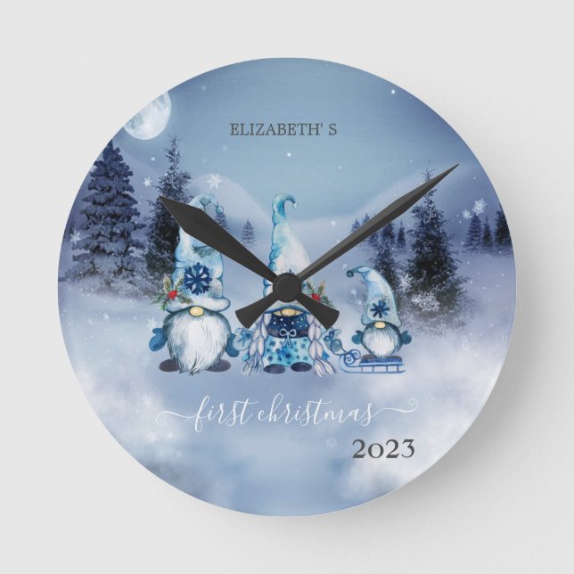 Reloj Redondo Mediano Pine Tree Fores, Blue Gnomes Holiday (Anverso)