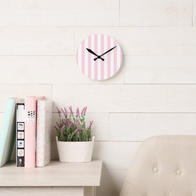 Reloj Redondo Mediano Pink & White Stripe Clock (Sala de lectura)