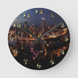 Reloj Redondo Mediano Pittsburgh vía la pendiente de Monongahela