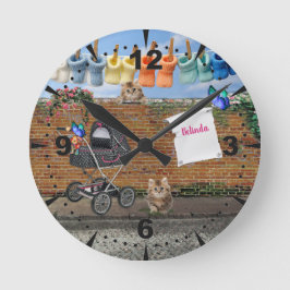 Reloj Redondo Mediano Polka-Dot Street Scene Art