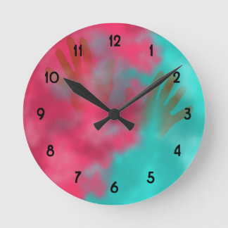 Reloj Redondo Mediano Polvo y manos de Holi