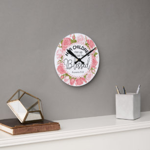 Reloj Redondo Mediano Proverbios 31:28 Flores rosadas del Día de la Madr