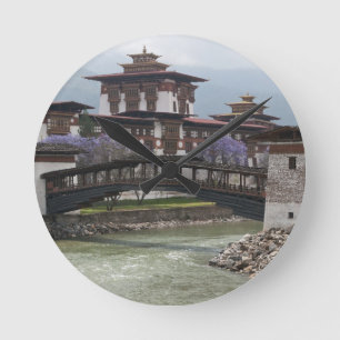 Reloj Redondo Mediano Puente en cantidades cerca del palacio Punakha Dzo