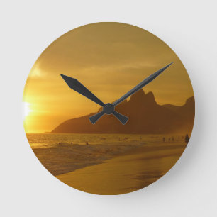 Reloj Redondo Mediano Puesta de sol en la playa de Ipanema Brasil