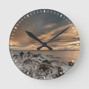 Reloj Redondo Mediano Puesta de sol sobre el lago Myvatn, Islandia