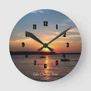 Reloj Redondo Mediano Puesta del sol en el lago Okoboji, Iowa