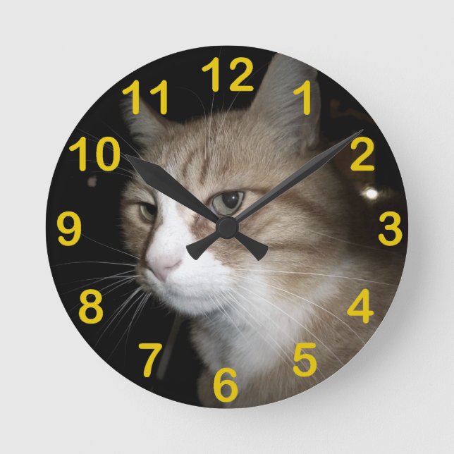 Reloj Redondo Mediano ¿Qué él está pensando? (Anverso)