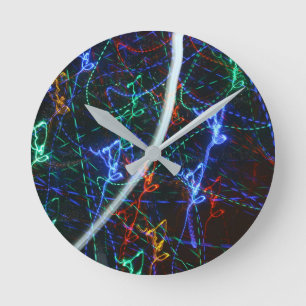 Reloj Redondo Mediano Rastros de Luz de Neón Fotografía Abstracta. Ciber