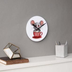 Reloj Redondo Mediano Ratón Adorable con Cafeína en Taza Roja