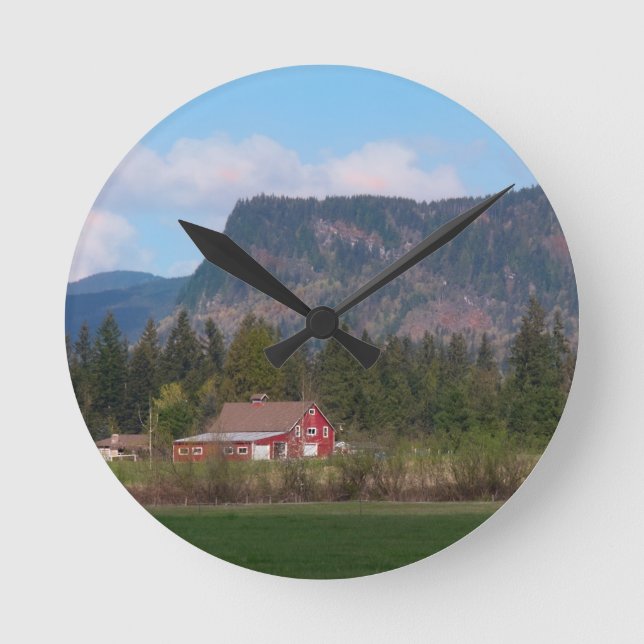 Reloj Redondo Mediano Red Barn and Mountain Clock (Anverso)