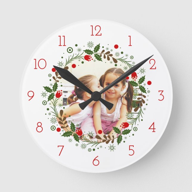 Reloj Redondo Mediano Red Christmas wreath floral holiday photo (Anverso)
