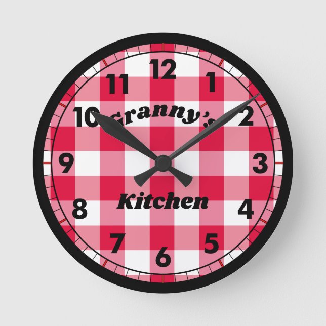 Reloj Redondo Mediano Red Gingham Black Retro Name (Anverso)