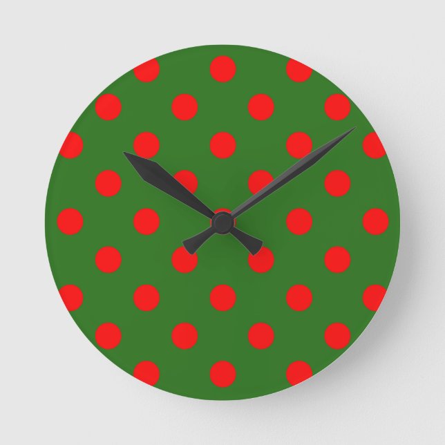Reloj Redondo Mediano Red On Green Polka Dots Pattern Design  (Anverso)