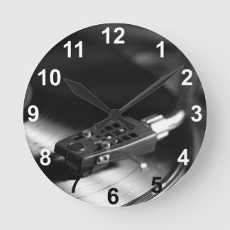 Reloj Redondo Mediano Reloj: Disco de vinilo en un tocadiscos. Tema vint