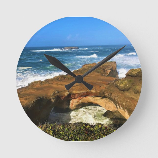 Reloj Redondo Mediano Roca Otter en el Parque Estatal Devil's Punchbowl, (Anverso)