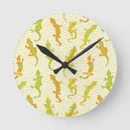 Reloj Redondo Mediano Rock Climbing Geckos on yellow - seamless pattern.