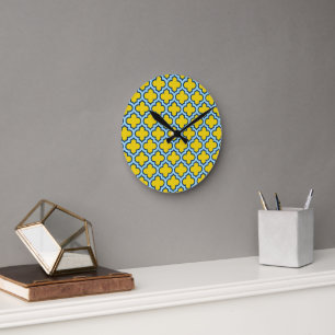 Reloj Redondo Mediano Rojo azul amarillo y bebé, Entramado, Quatrefoil