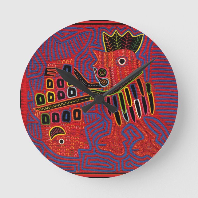 Reloj Redondo Mediano Rooster escalando un pez con un machete (Anverso)