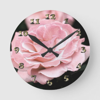 Reloj Redondo Mediano Rosa rosa en pleno auge
