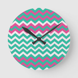 Reloj Redondo Mediano Rosa, trullo y zigzags blancos