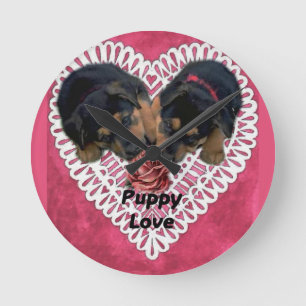 Reloj Redondo Mediano Rottweiler Puppy Love Valentines